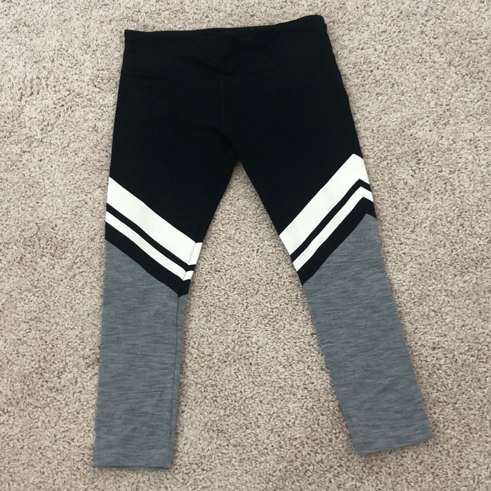 Lorna Jane Cropped Athletic Leggings